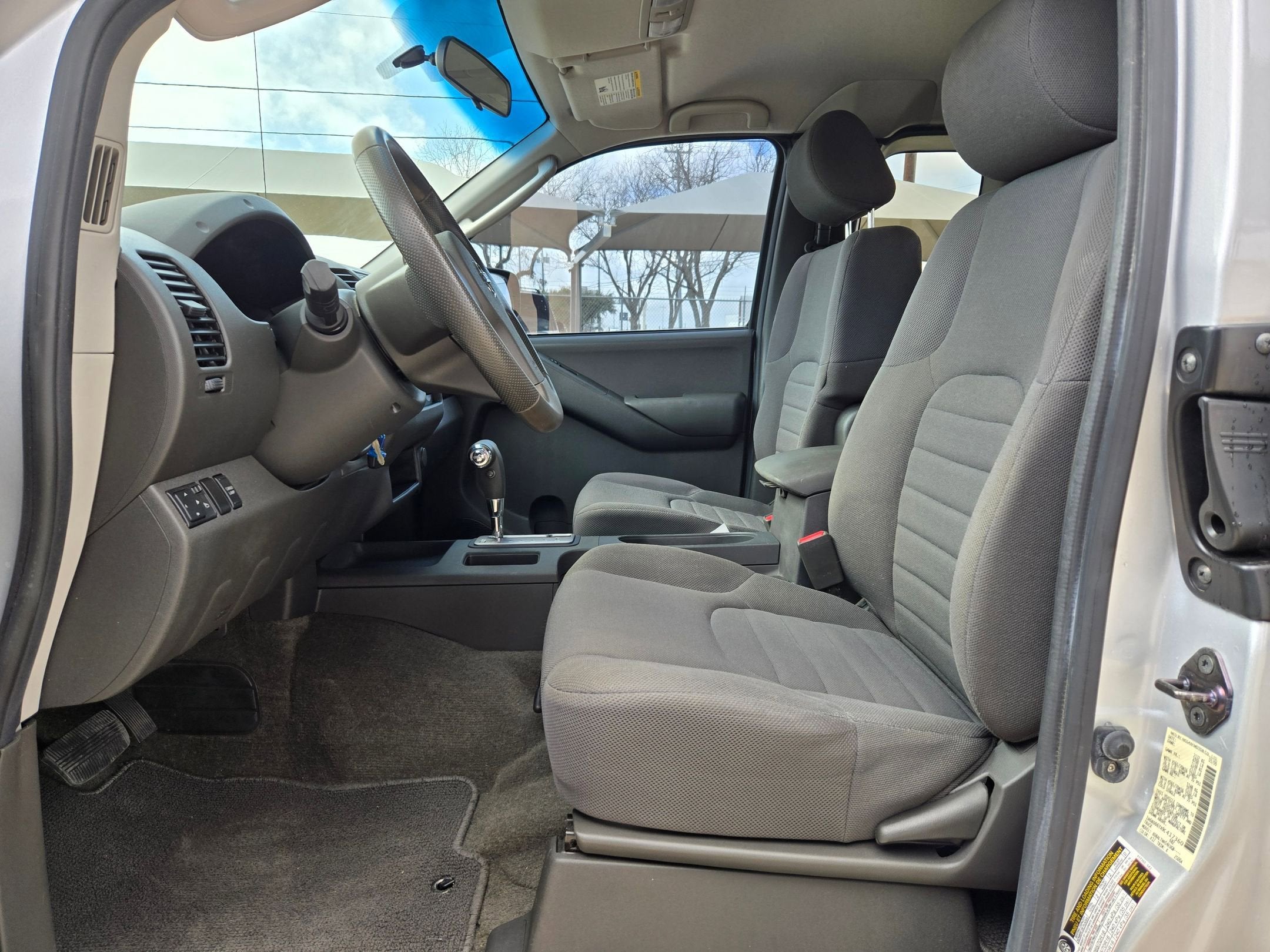 2009 Nissan FRONTIER SE