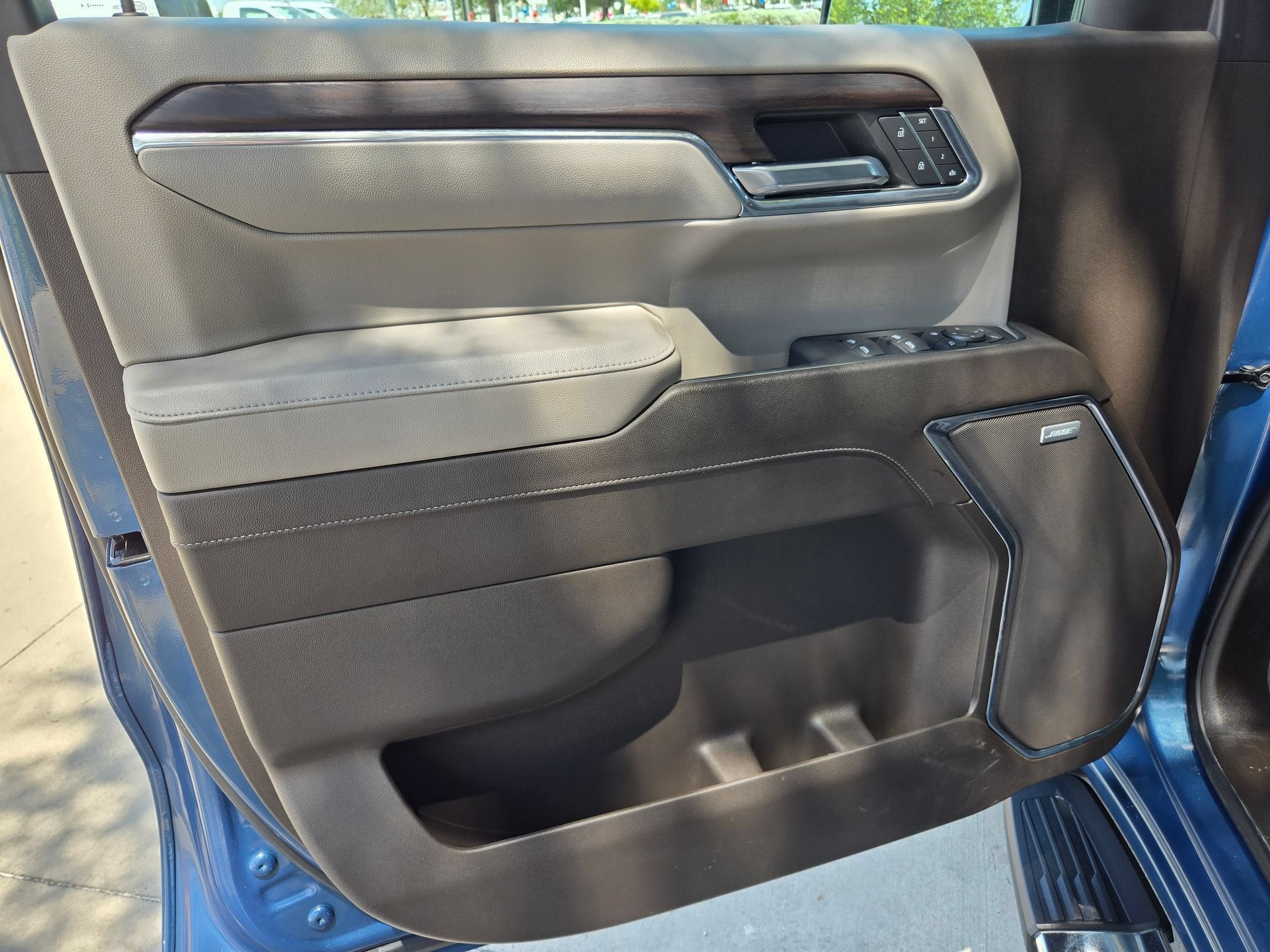 2024 GMC SIERRA 1500 SLT SLT