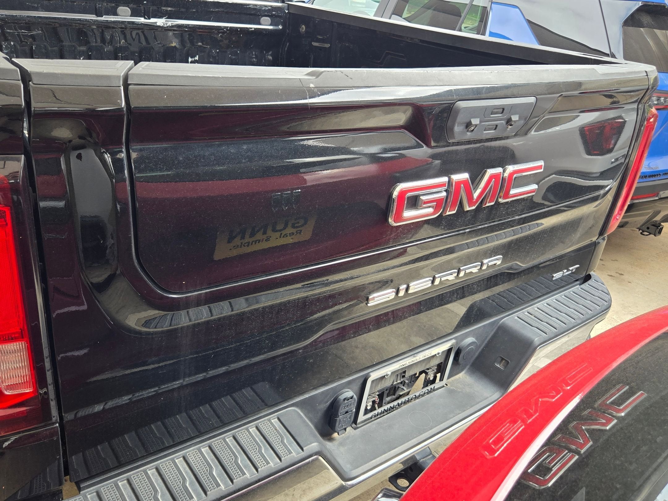 2024 GMC SIERRA 1500 SLT