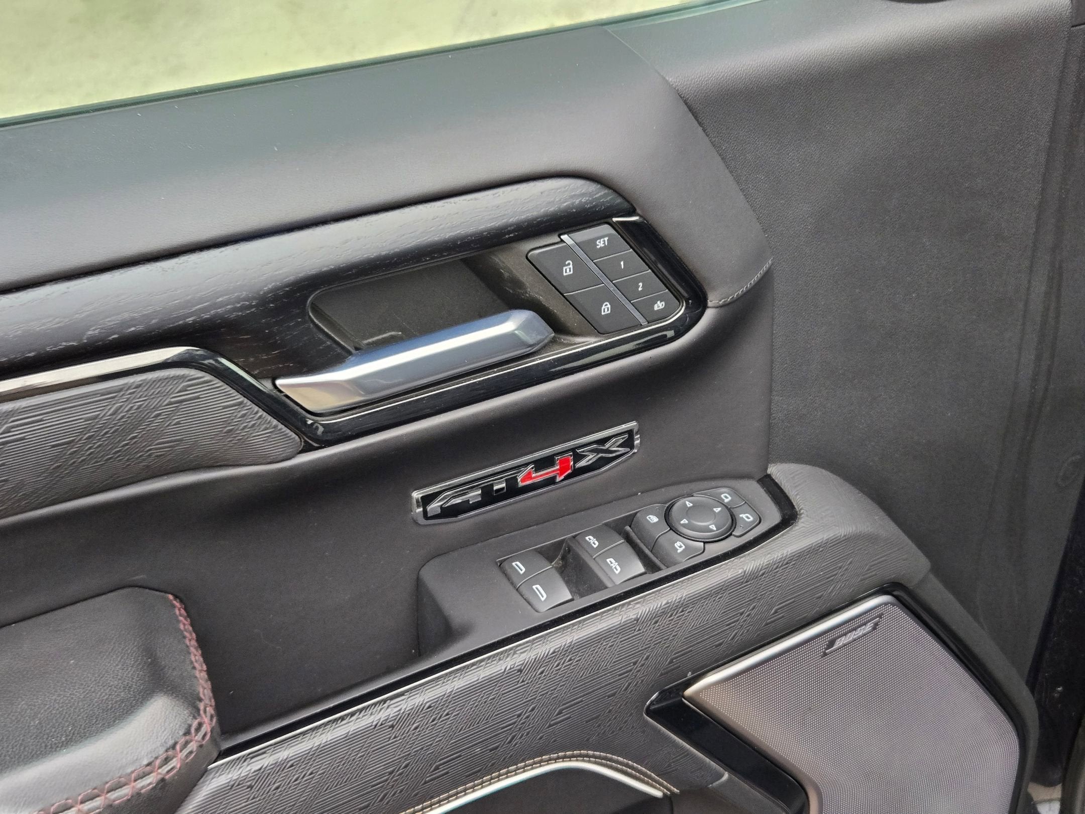 2023 GMC SIERRA 1500 AT4X