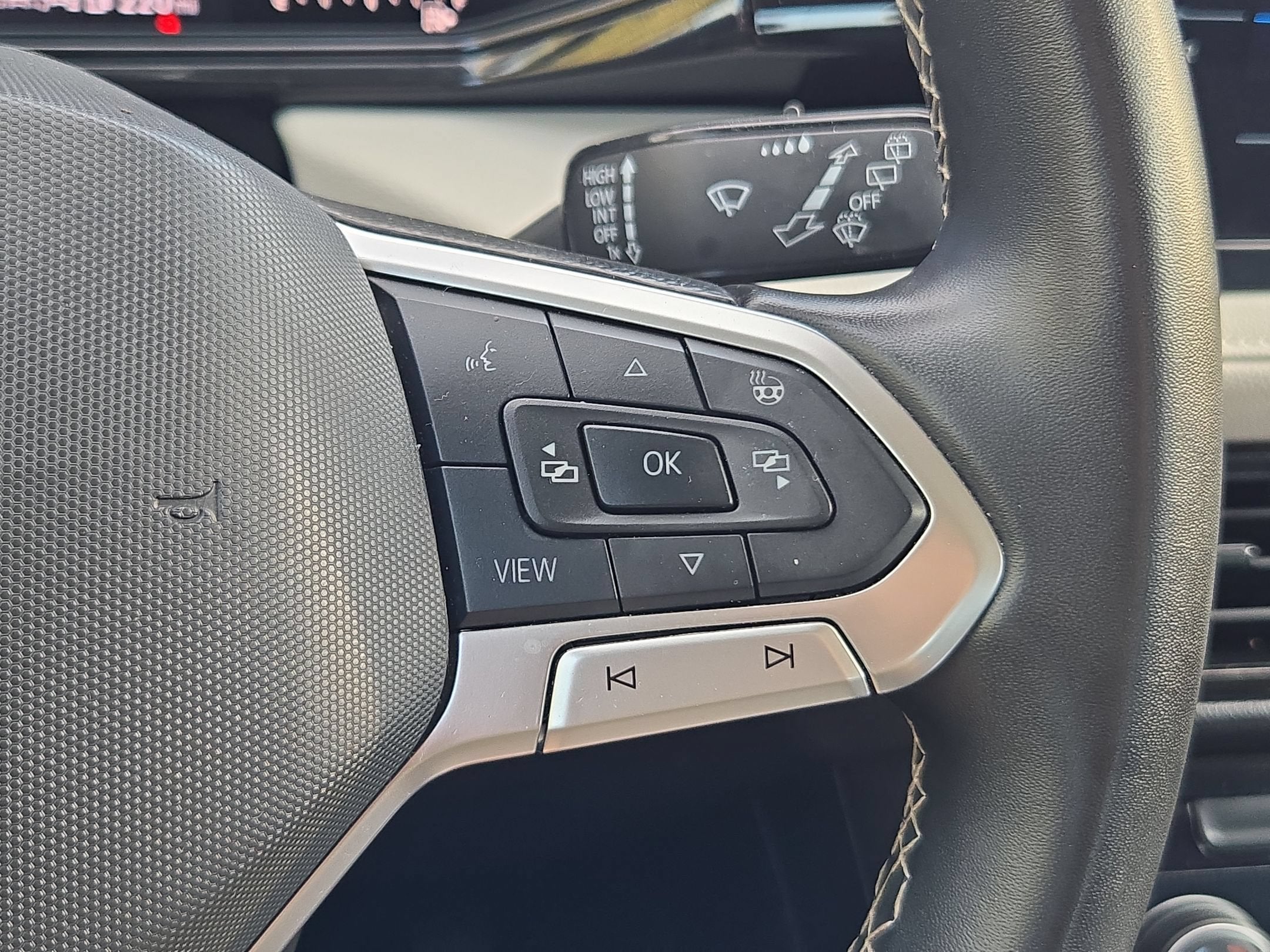 2025 Volkswagen TAOS S