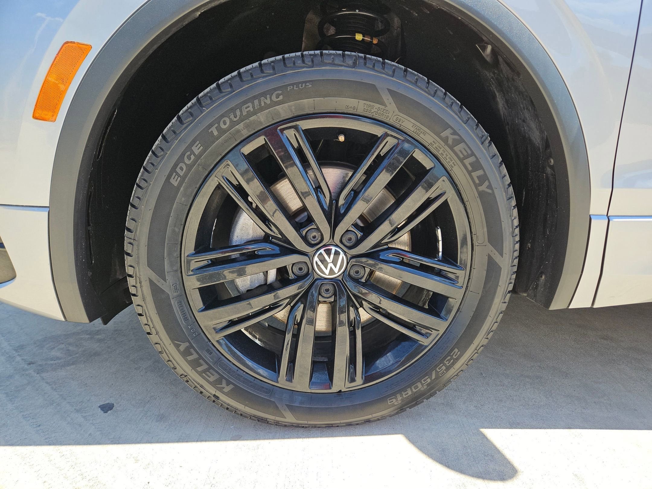 2022 Volkswagen TIGUAN SE R-LINE BLK