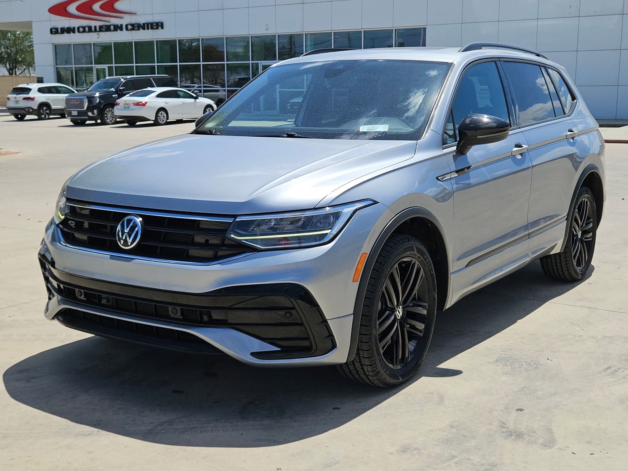 2022 Volkswagen TIGUAN SE R-LINE BLK