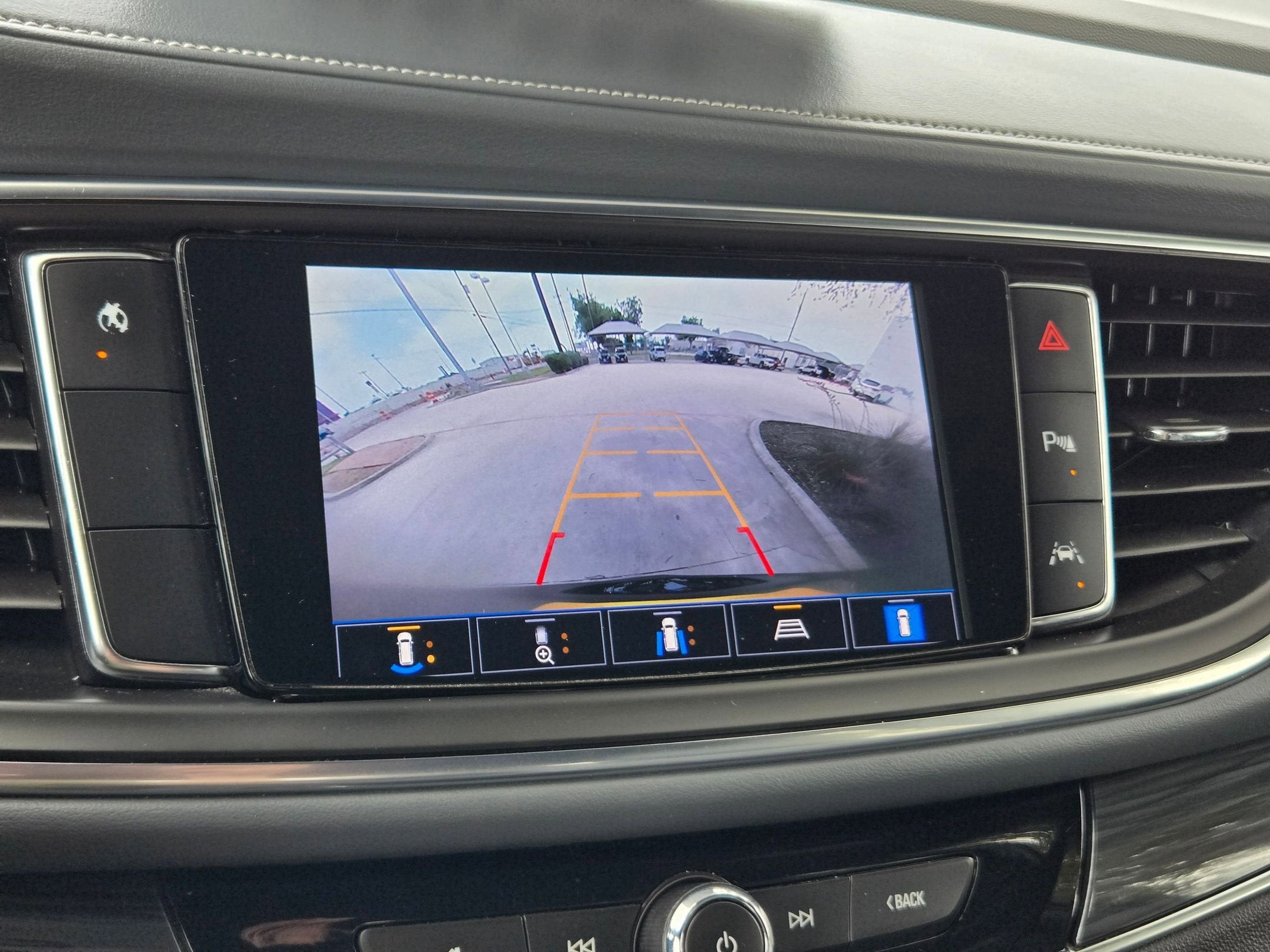 2024 Buick ENCLAVE LT