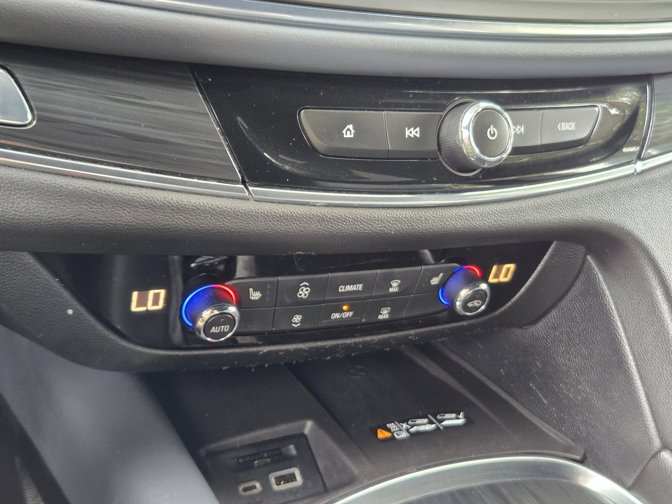 2024 Buick ENCLAVE LT