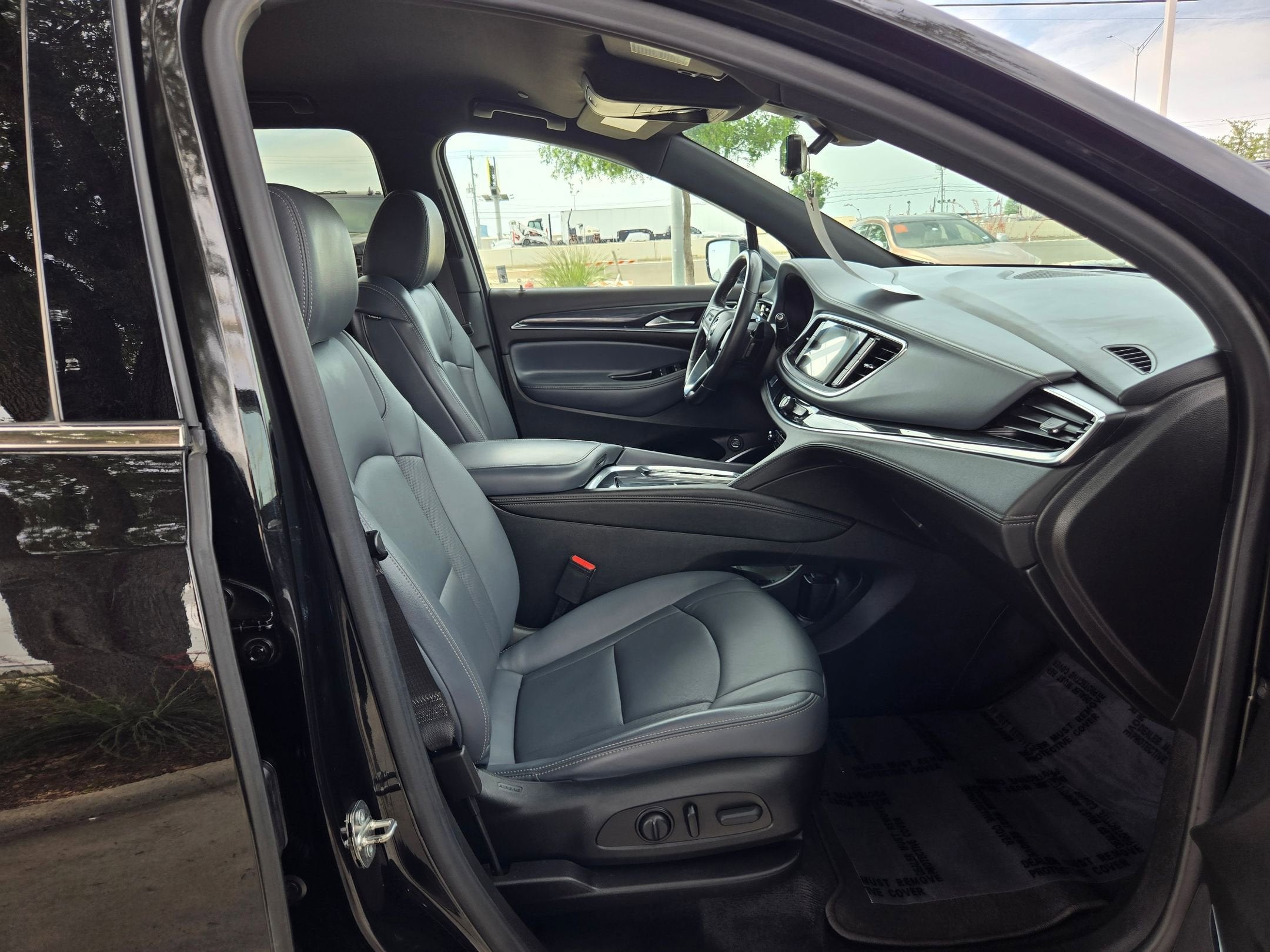 2024 Buick ENCLAVE LT