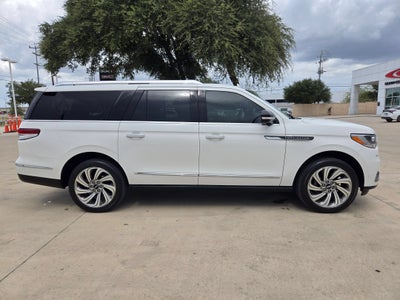 2022 Lincoln NAVIGATOR L RESERVE