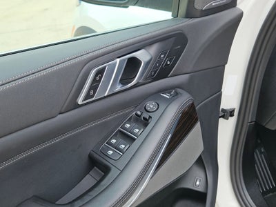 2025 BMW X5 50E