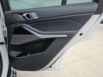 2025 BMW X5 50E