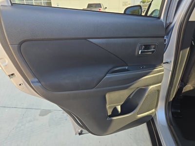 2016 Mitsubishi OUTLANDER SE SE