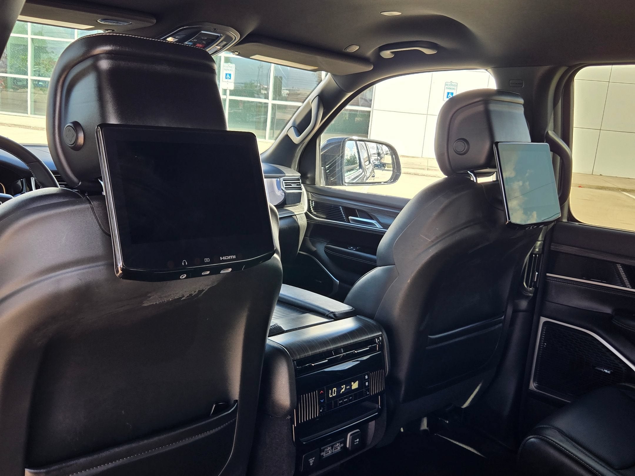 2023 Jeep Wagoneer Series III