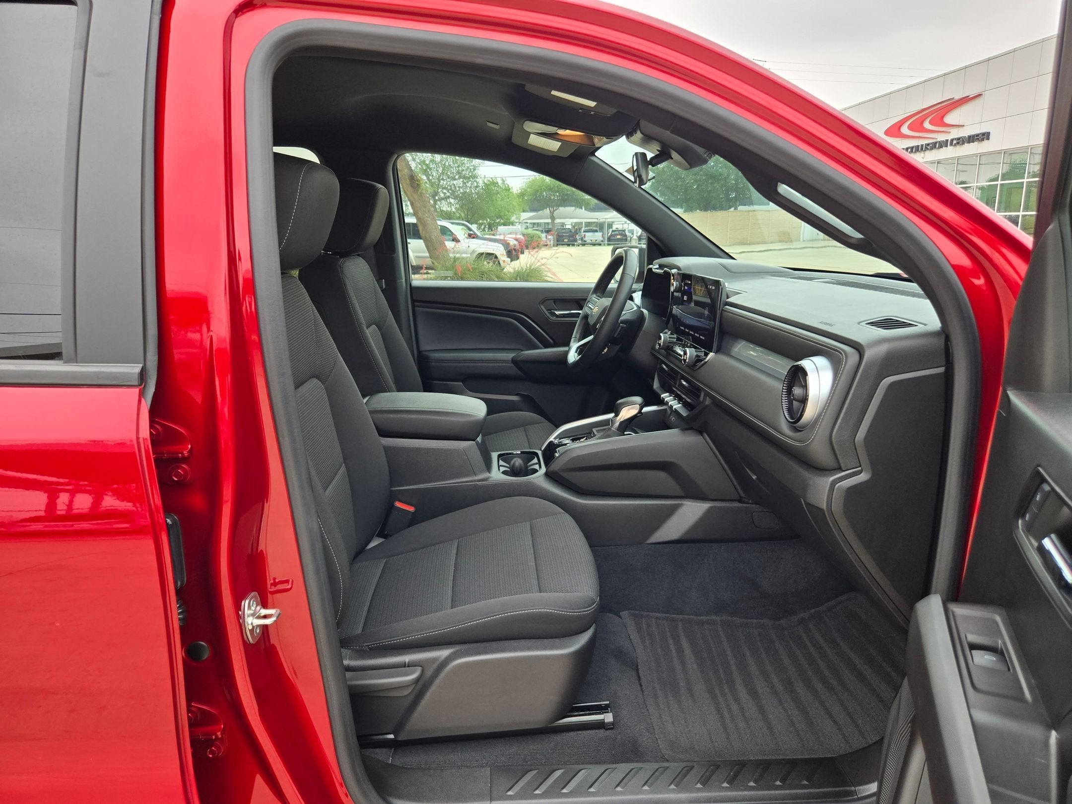 2024 Chevrolet Colorado 2WD LT