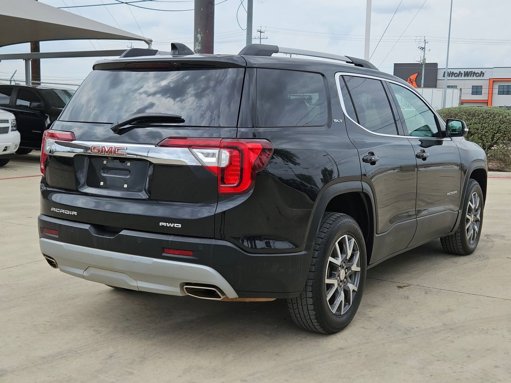 2023 GMC Acadia SLT