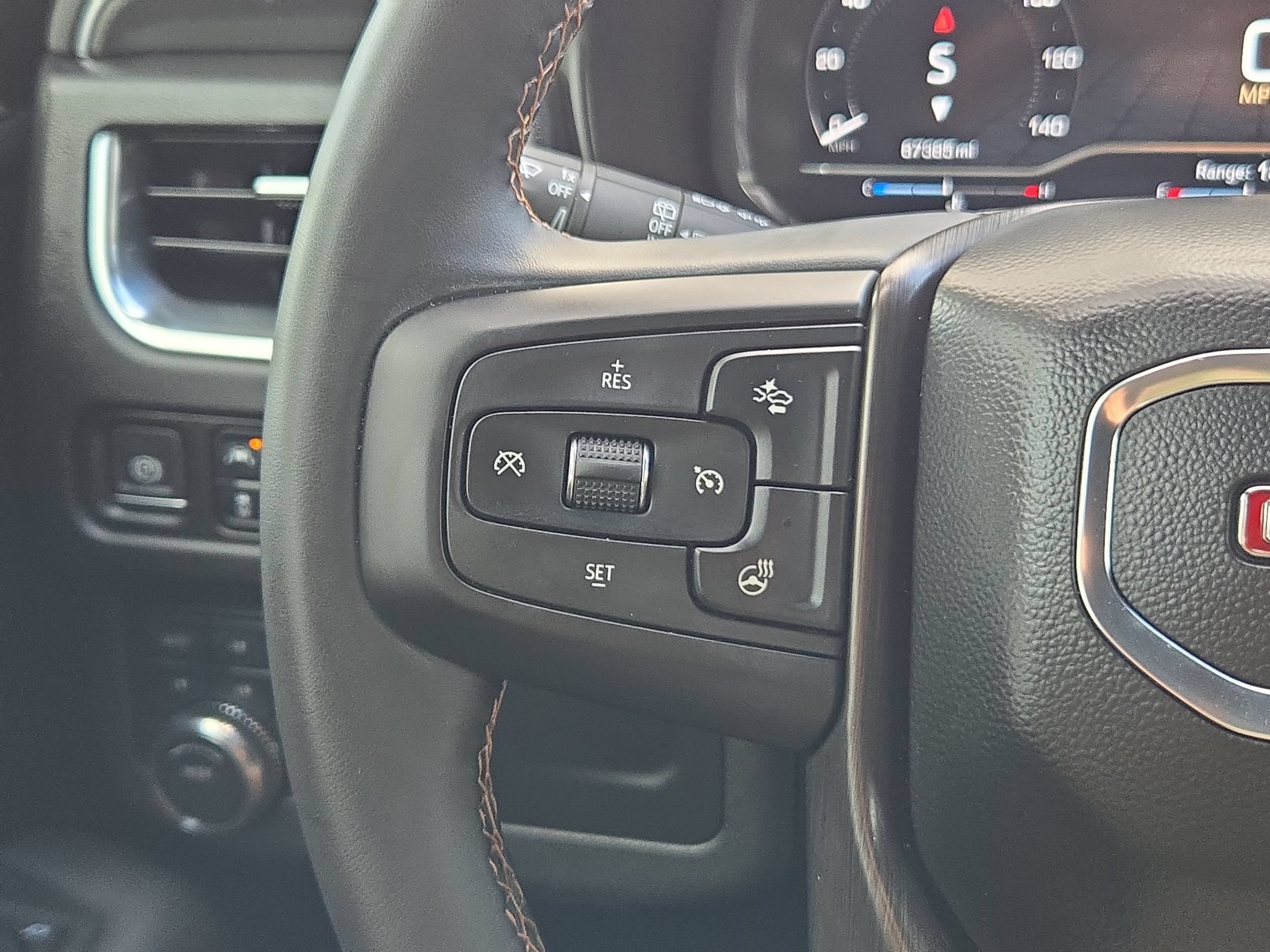 2023 GMC Yukon AT4