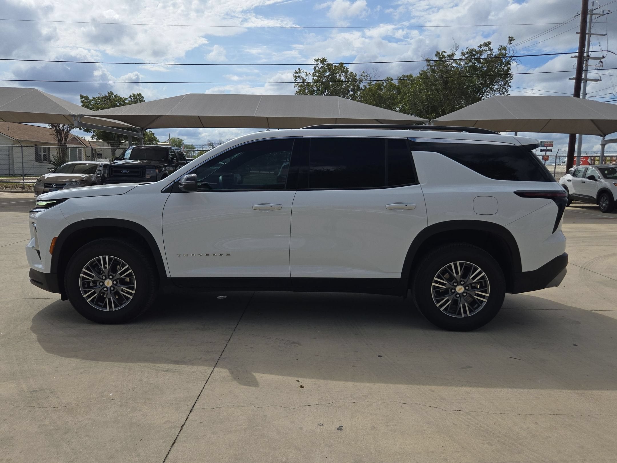 2026 Chevrolet Traverse FWD LT