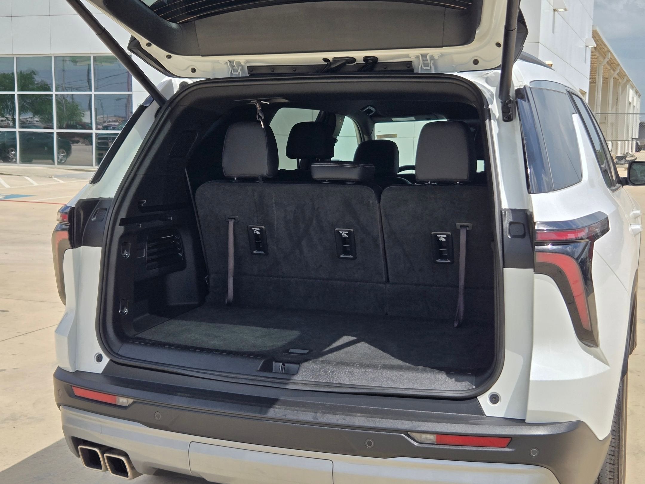 2025 Chevrolet Traverse FWD LT