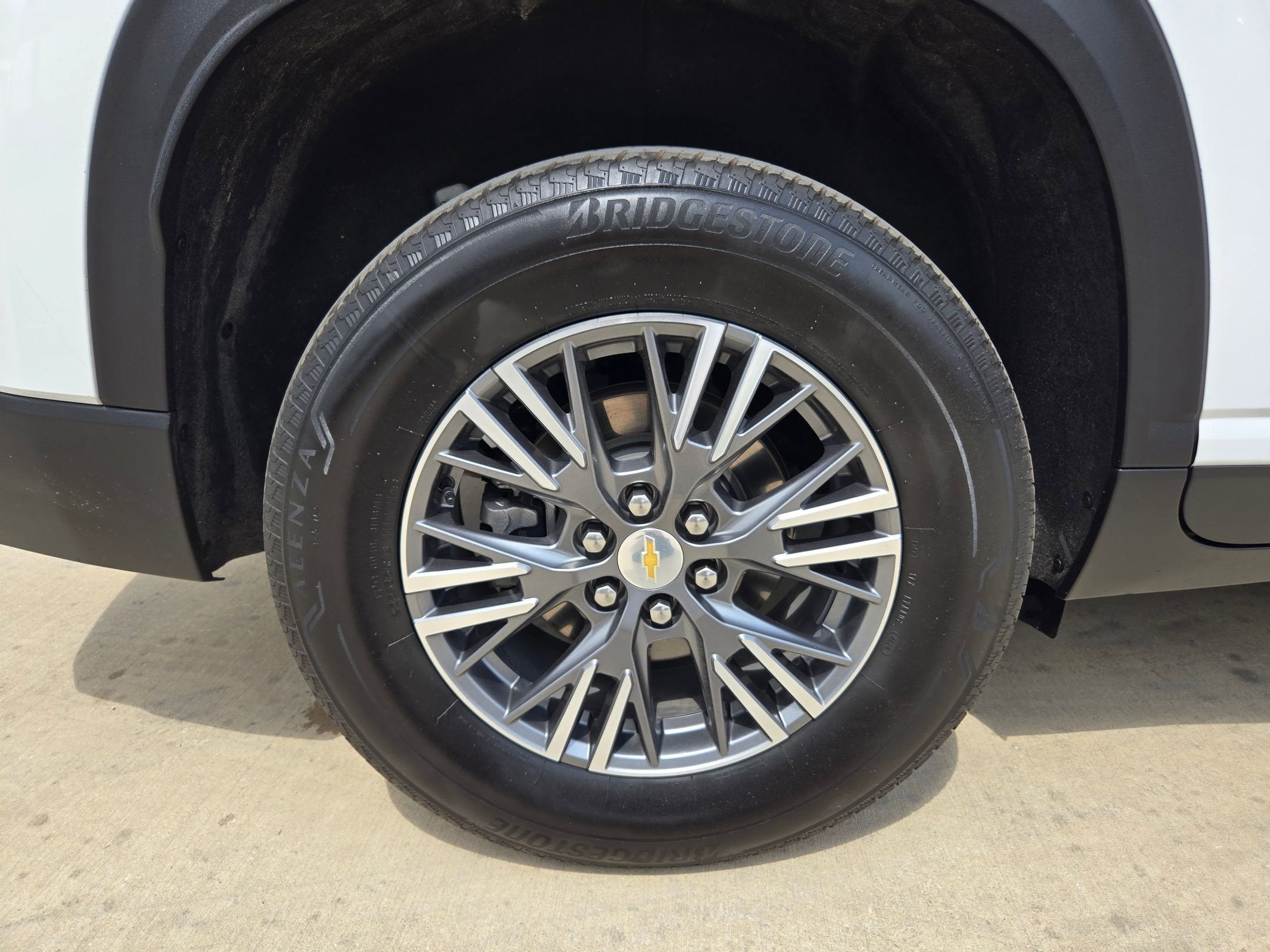 2025 Chevrolet Traverse FWD LT