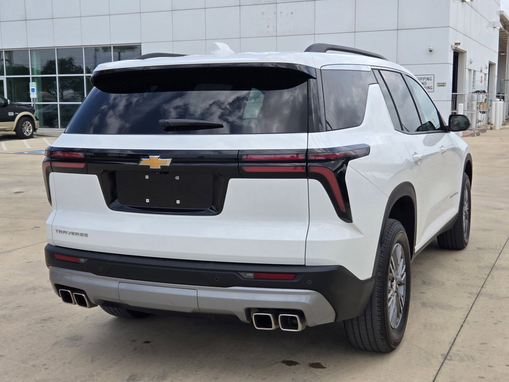 2025 Chevrolet Traverse FWD LT