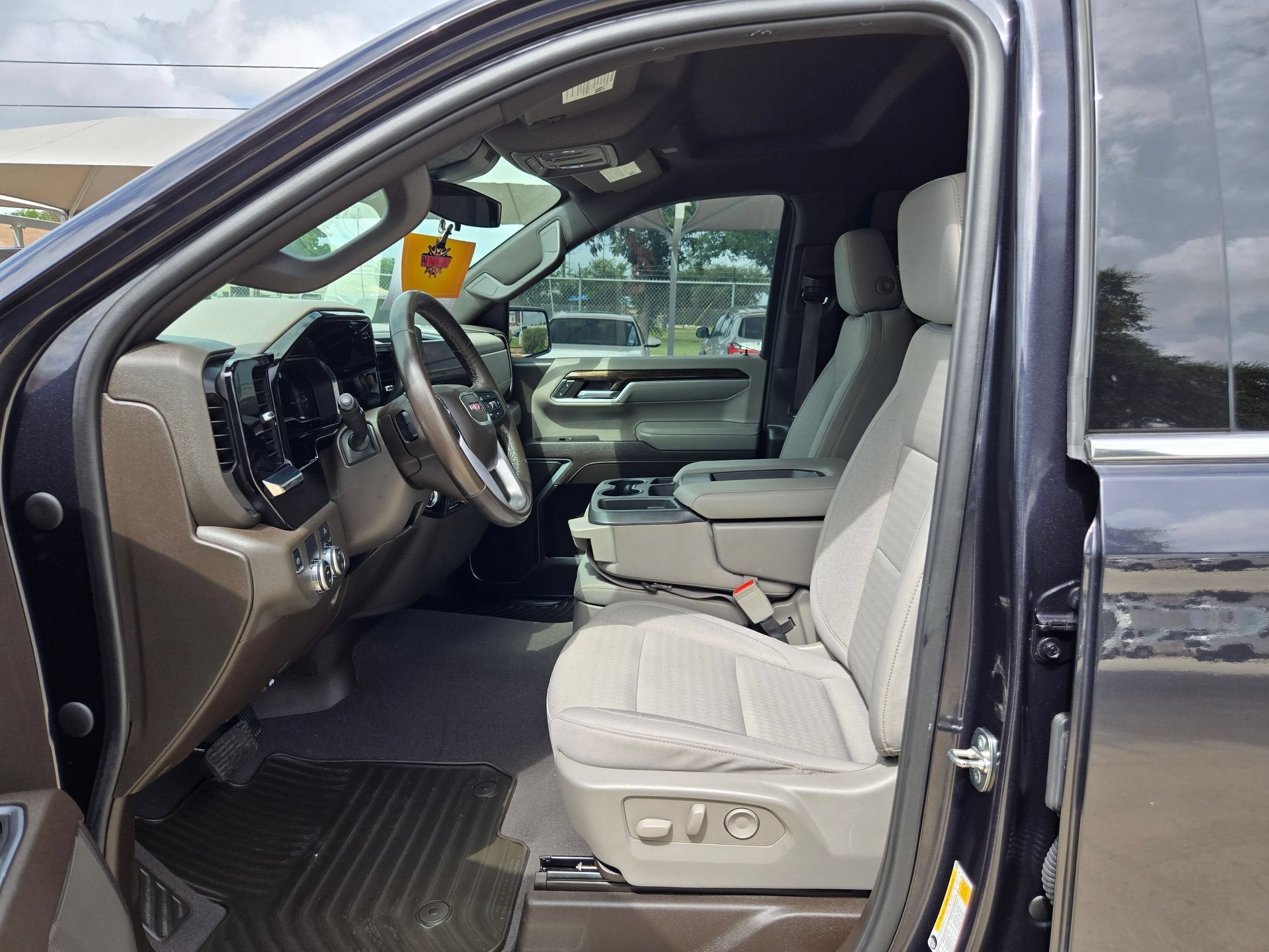 2023 GMC Sierra 1500 SLE
