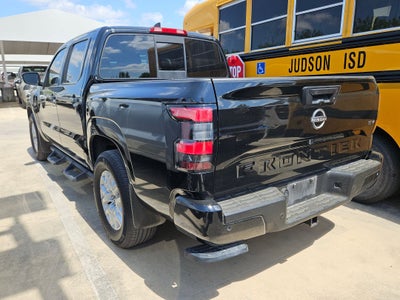 2022 Nissan Frontier SV