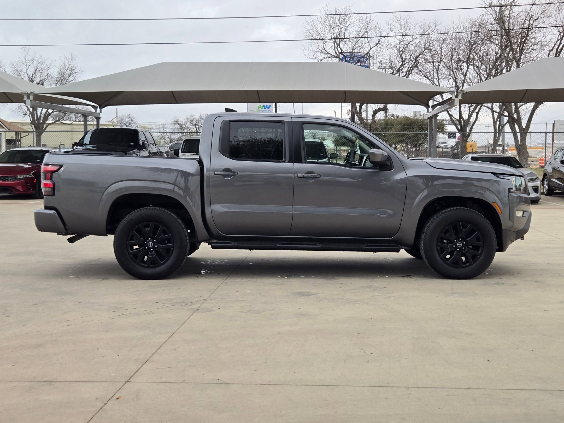 2024 Nissan Frontier SV