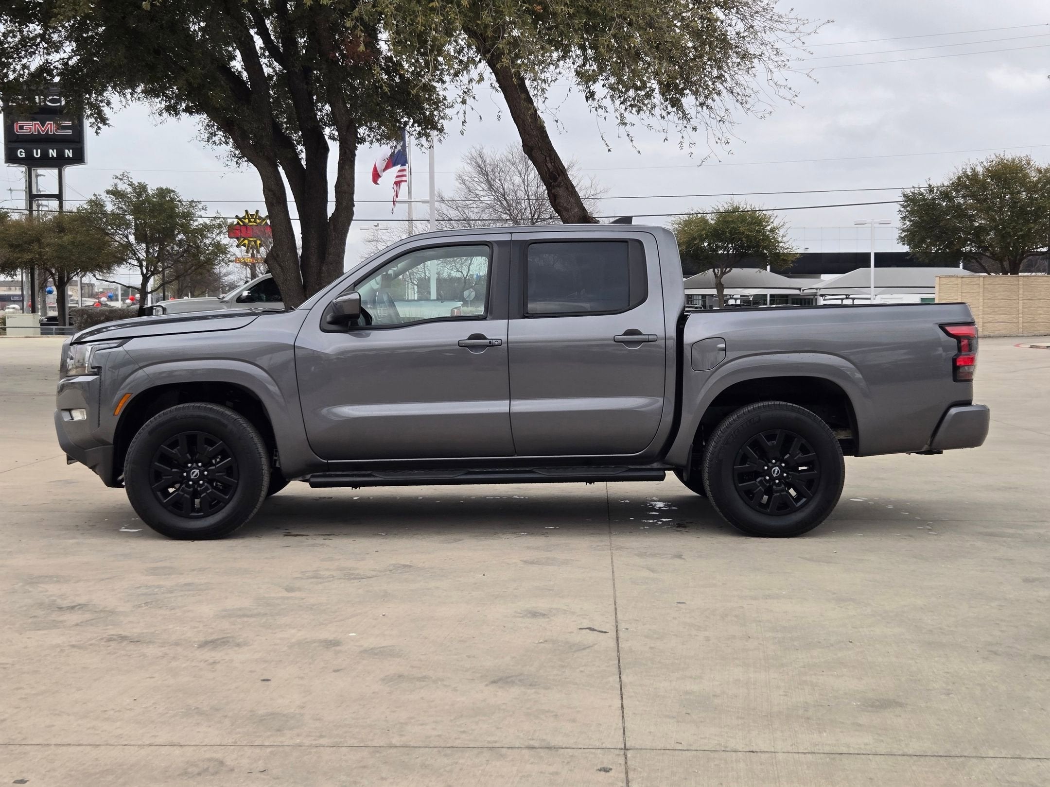 2024 Nissan Frontier SV