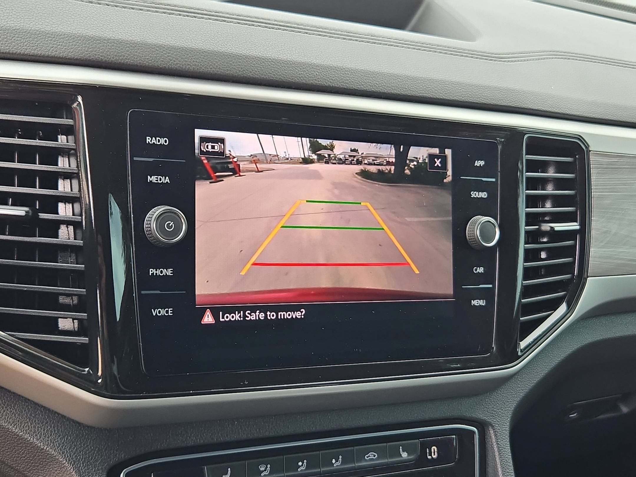 2023 Volkswagen Atlas Cross Sport 3.6L V6 SE w/Technology