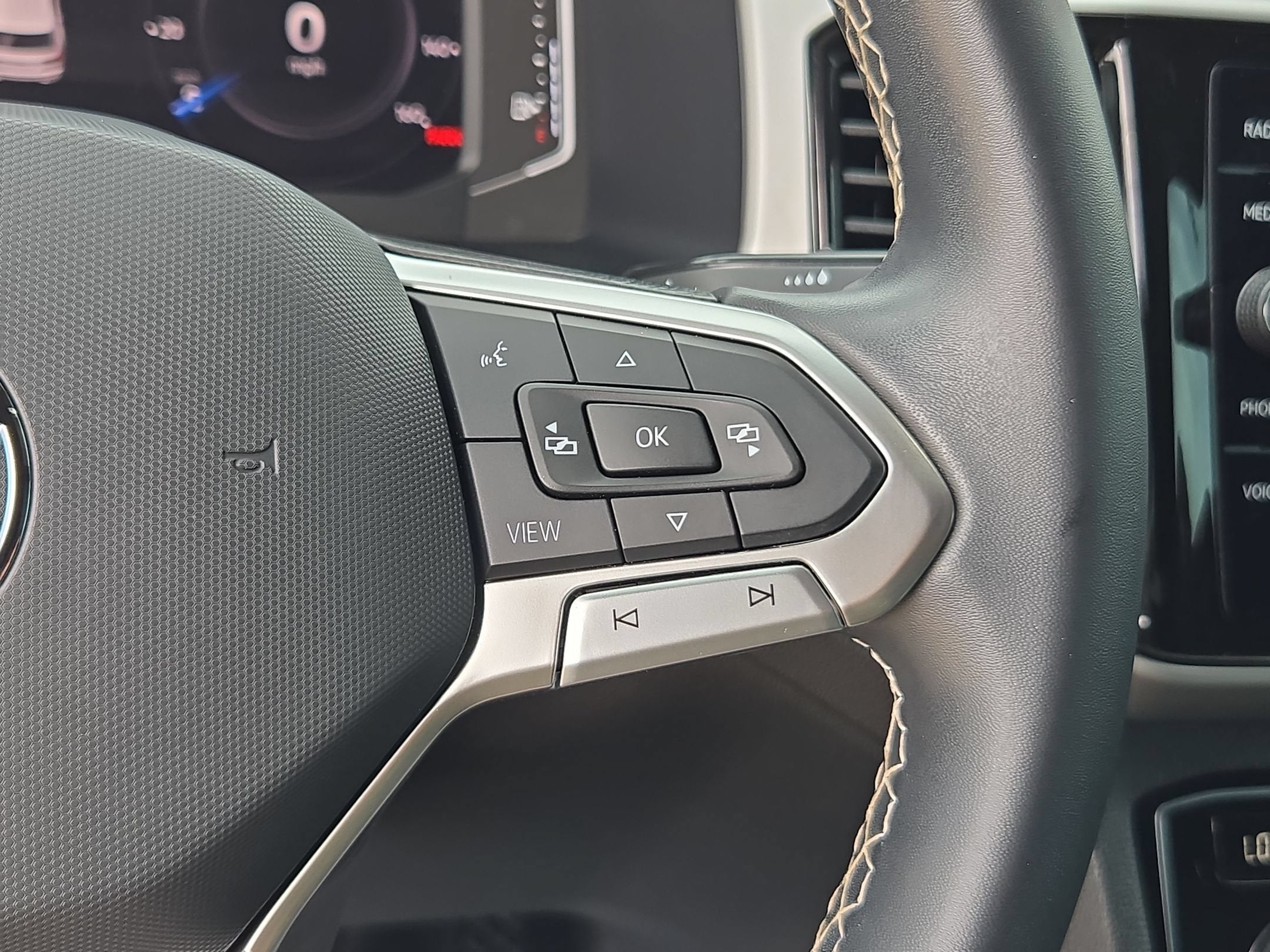 2023 Volkswagen Atlas Cross Sport 3.6L V6 SE w/Technology