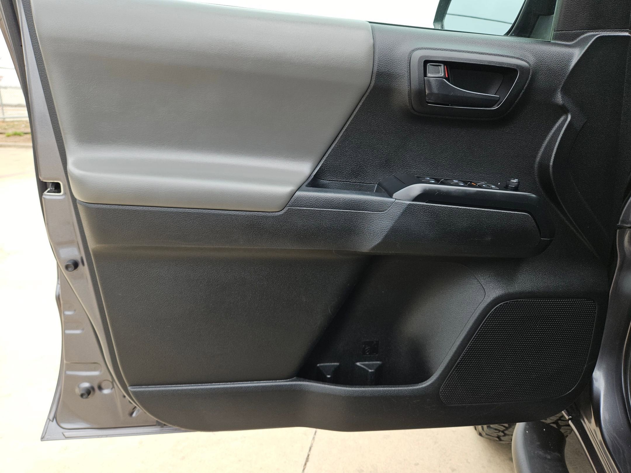 2022 Toyota Tacoma 2WD SR