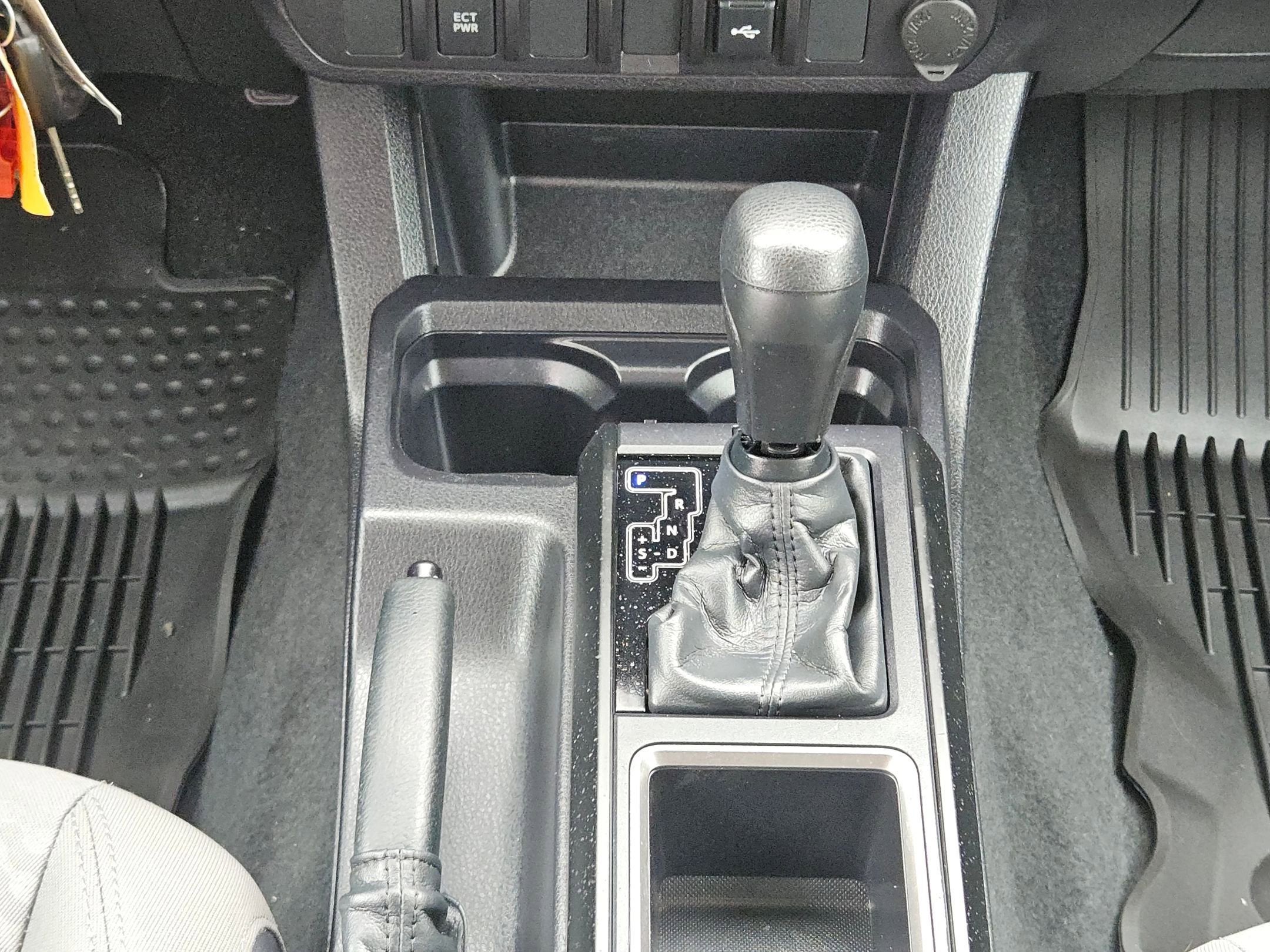 2022 Toyota Tacoma 2WD SR