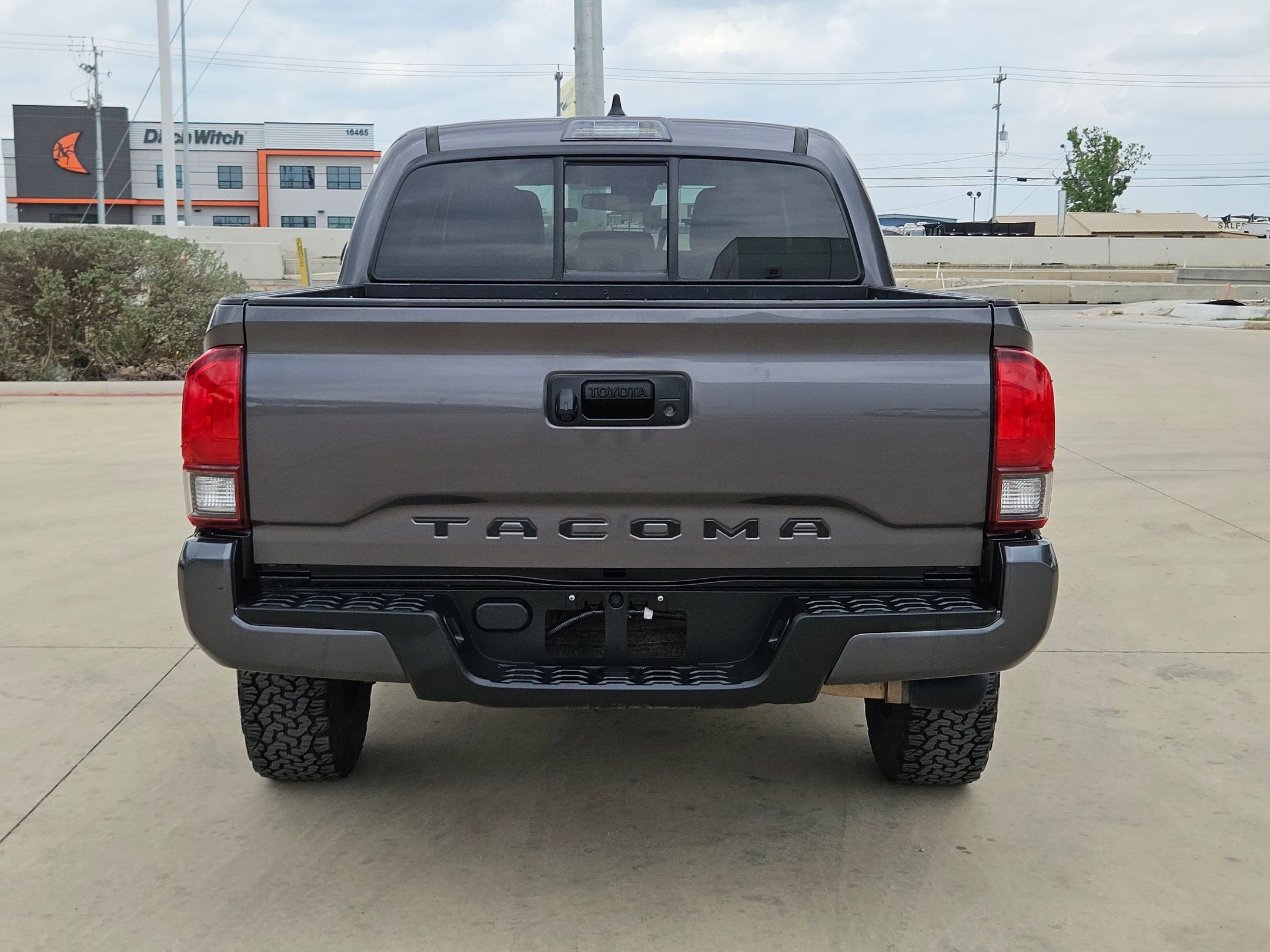 2022 Toyota Tacoma 2WD SR
