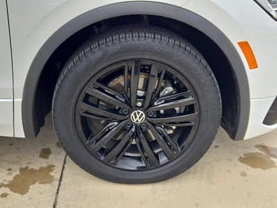 2022 Volkswagen Tiguan SE R-Line Black