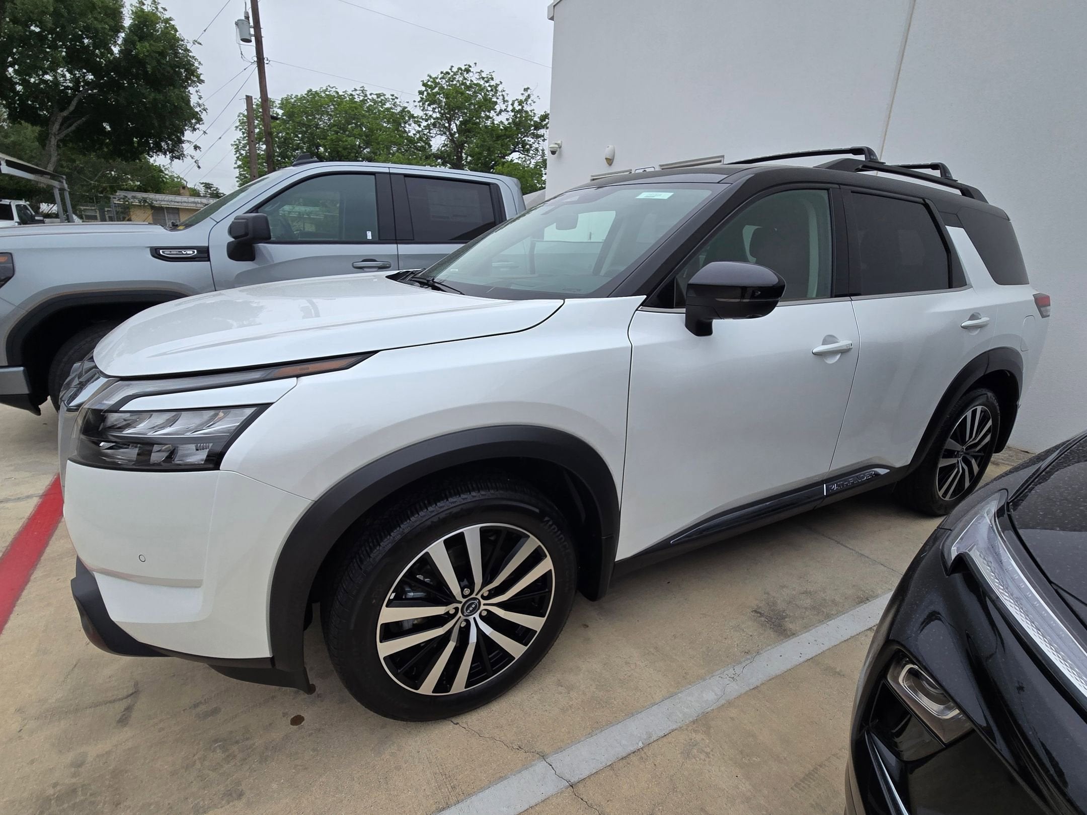 2025 Nissan Pathfinder Platinum