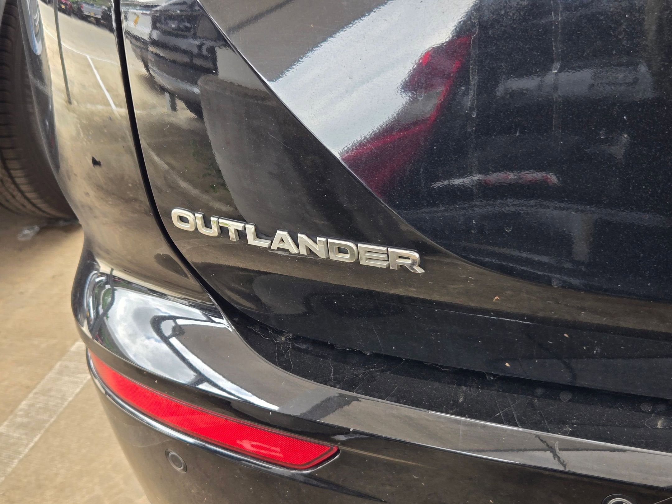 2023 Mitsubishi Outlander ES