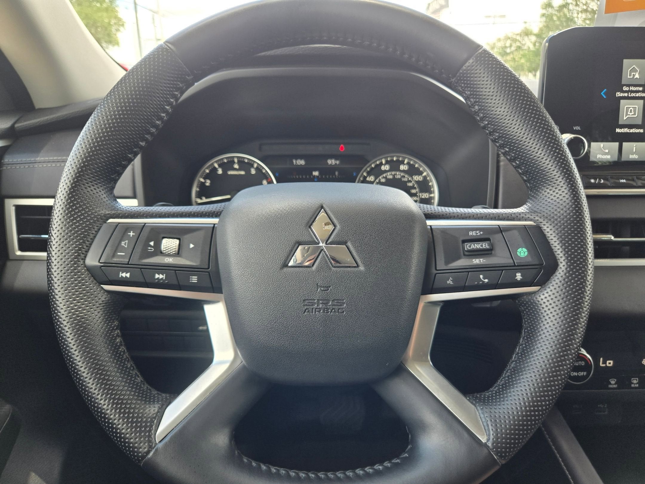 2023 Mitsubishi Outlander SE