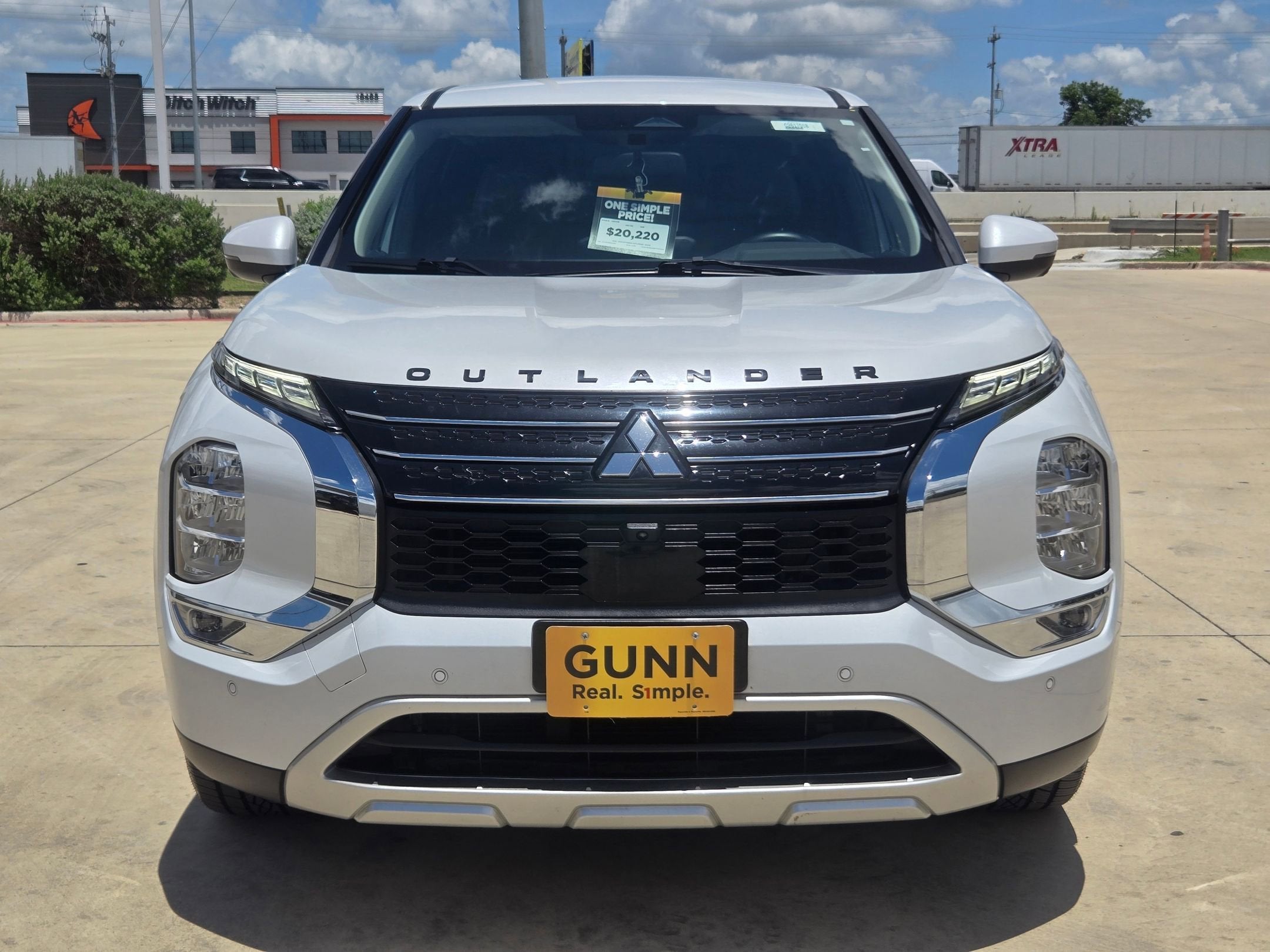 2023 Mitsubishi Outlander SE