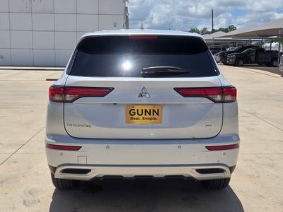 2023 Mitsubishi Outlander SE