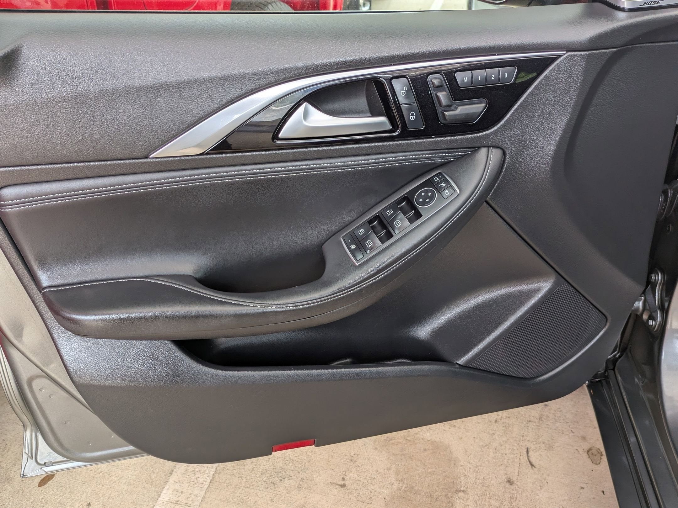 2017 INFINITI QX30 Premium