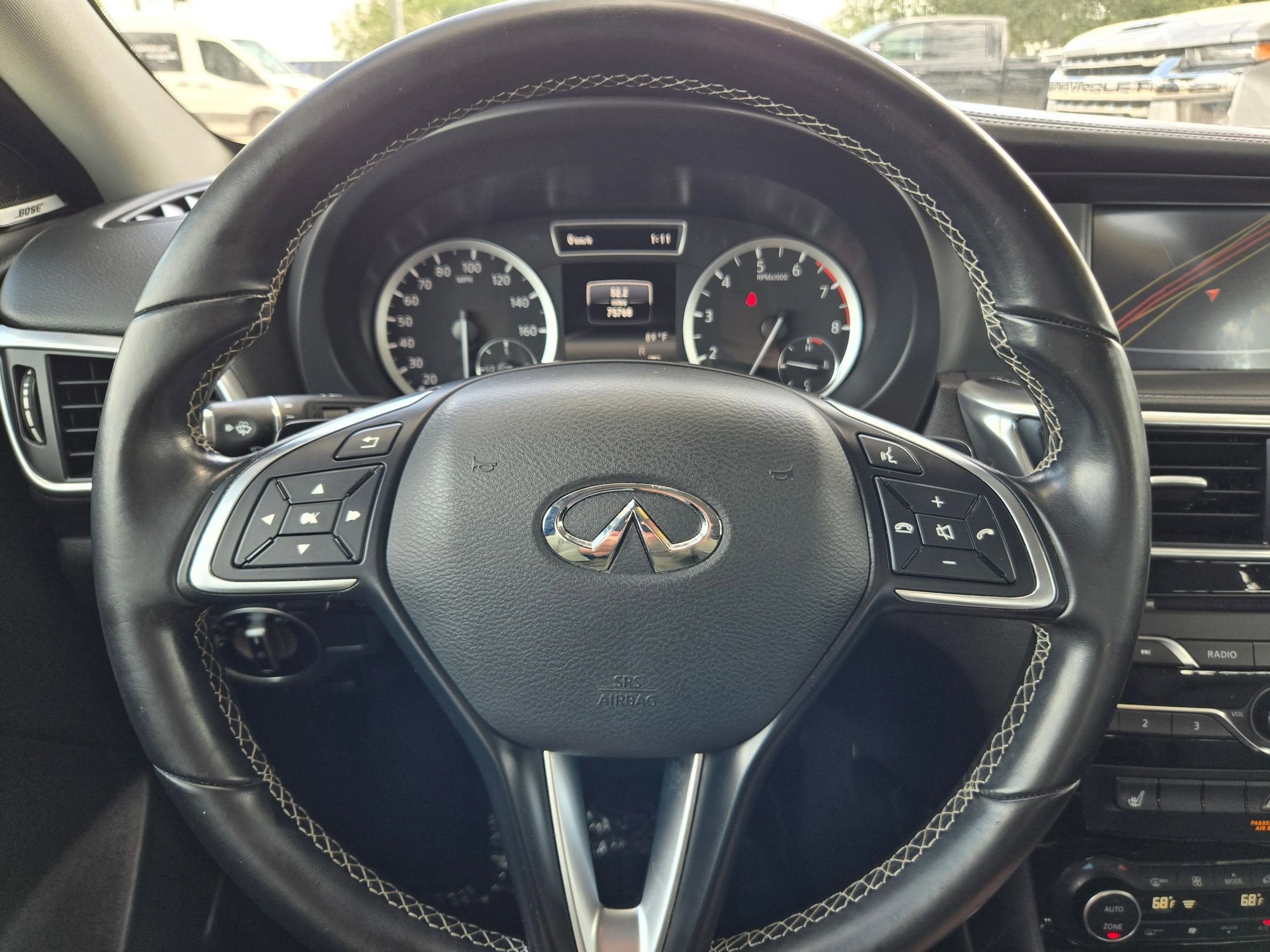 2017 INFINITI QX30 Premium