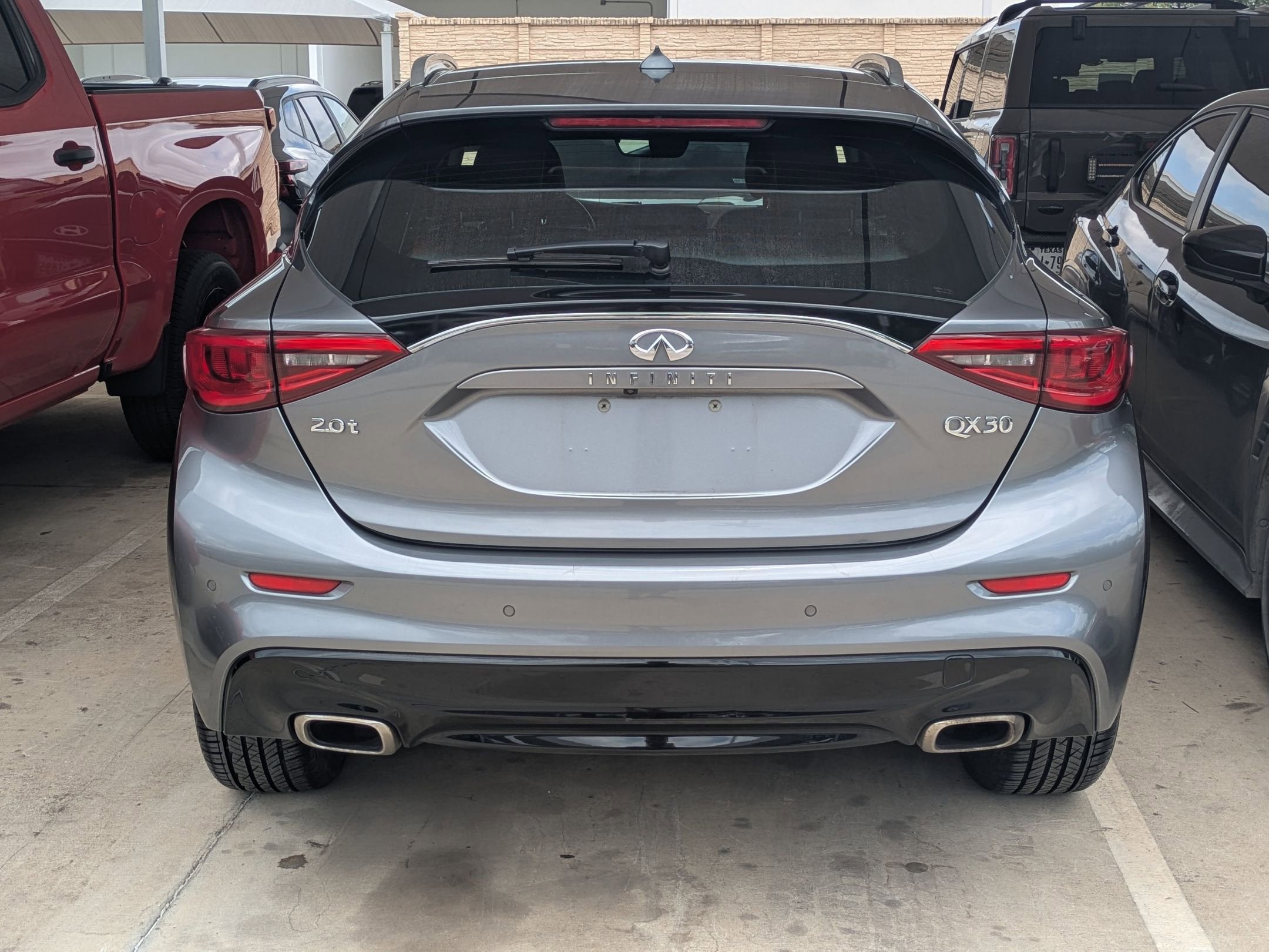 2017 INFINITI QX30 Premium