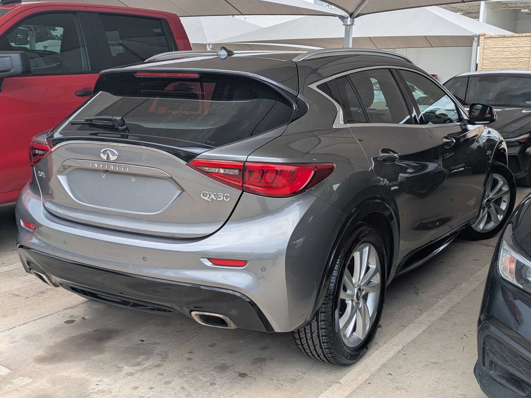 2017 INFINITI QX30 Premium
