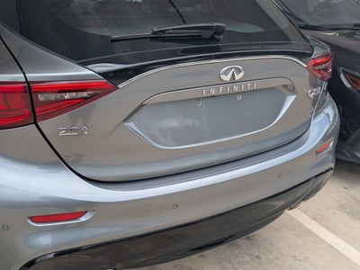 2017 INFINITI QX30 Premium