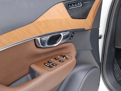 2022 Volvo XC90 Momentum