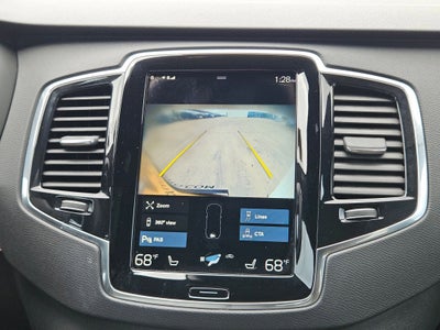 2022 Volvo XC90 Momentum