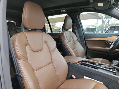 2022 Volvo XC90 Momentum