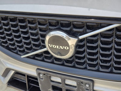 2023 Volvo XC60 Ultimate Dark Theme