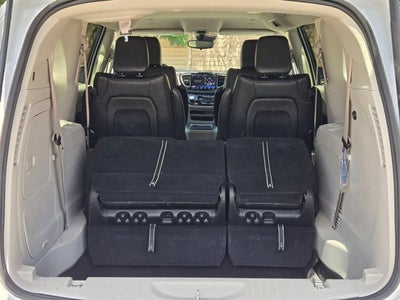 2023 Chrysler Pacifica Hybrid Touring L