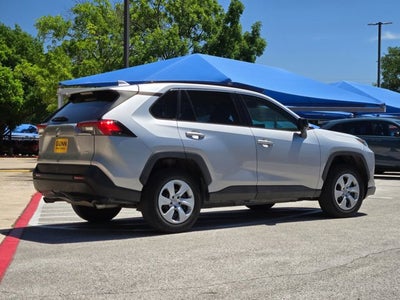 2020 Toyota RAV4 LE