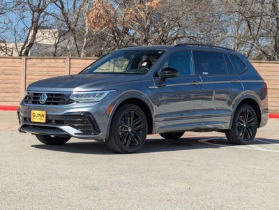 2022 Volkswagen Tiguan SE R-Line Black