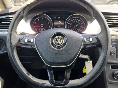2016 Volkswagen Golf Base